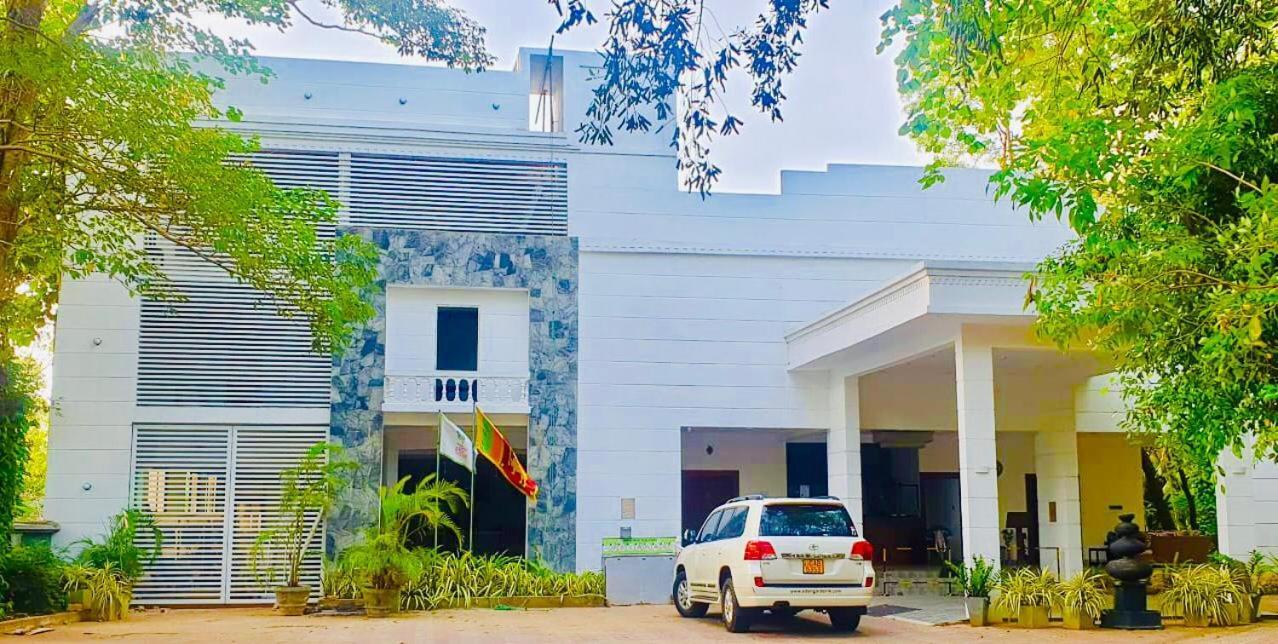 Hotel Eden Garden Sigiriya Ngoại thất bức ảnh